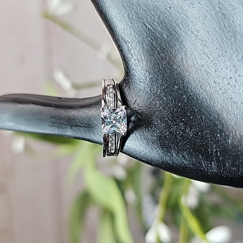10KT WHITE GOLD PLATED PINCESS CUT WATERFALL RING - Picture 1 of 10